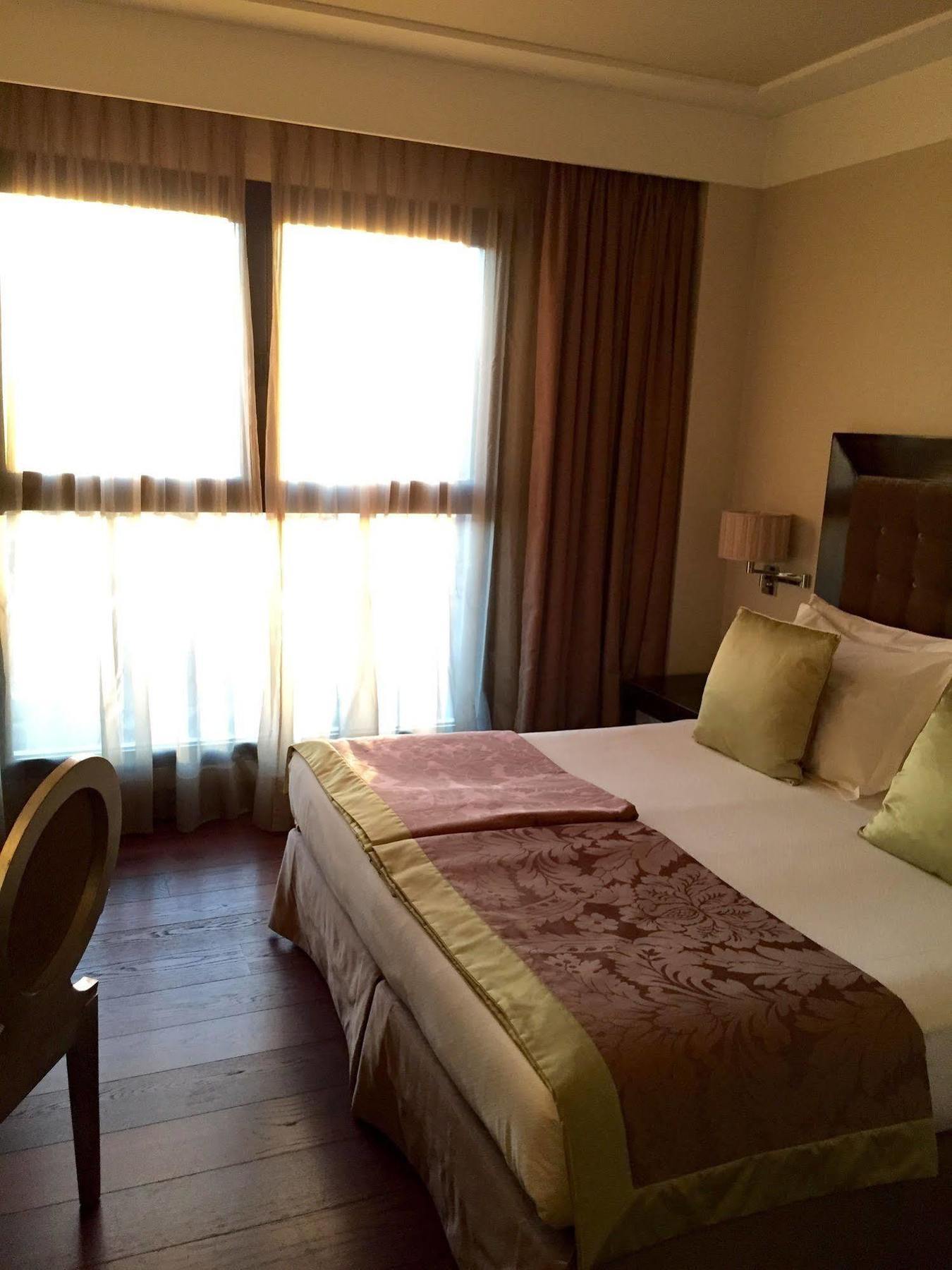 Dehesa Real Hotel Madrid Exterior photo